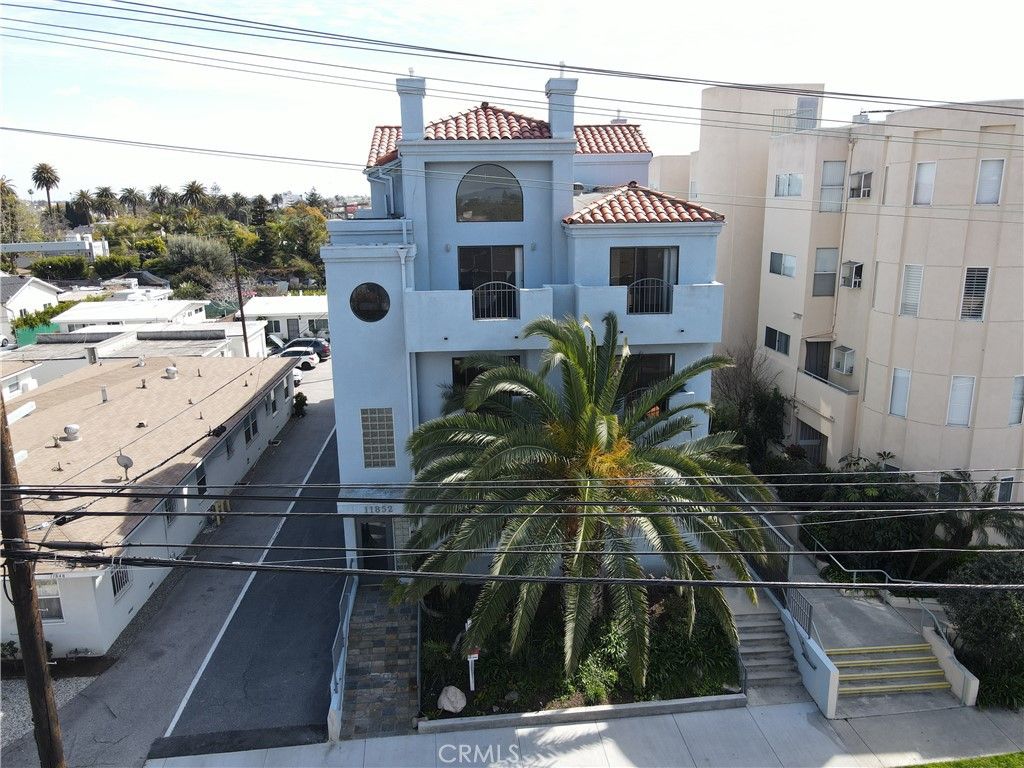 Photo of 11852 Washington Place #5, Los Angeles, CA 90066 (MLS # SB25171939)