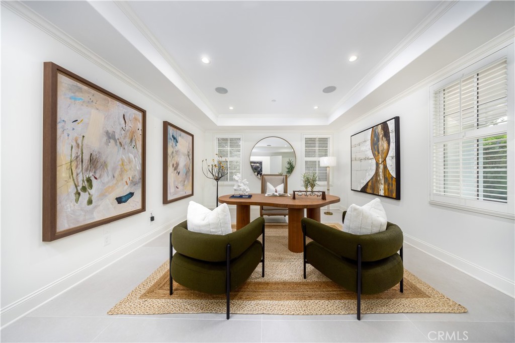 2015 Bella Vista Avenue