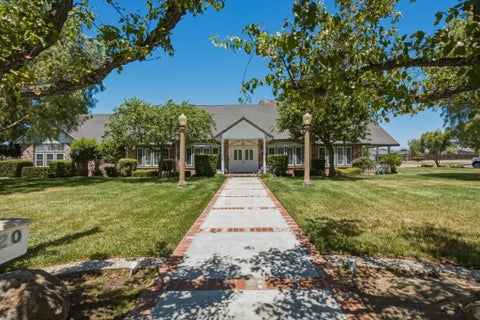 Photo of 2020 Sunset Drive, Hollister, CA 95023 (MLS # ML82055031)
