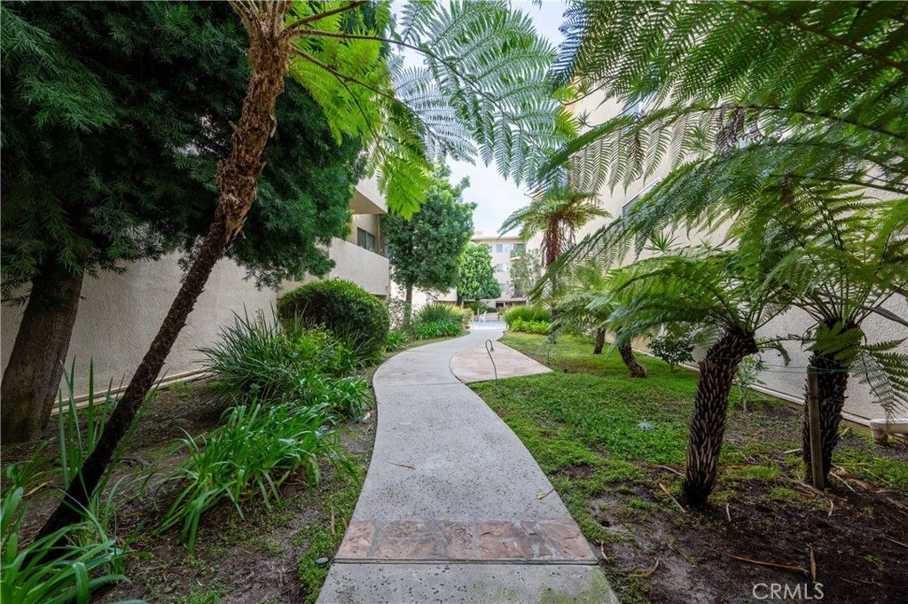 Photo of 5400 Lindley Avenue #221, Encino, CA 91316 (MLS # GD26035713)