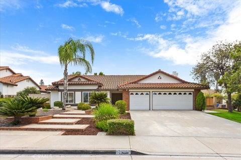 Photo of 7158 Foxcroft ST, Riverside, CA 92506 (MLS # SW26153280)