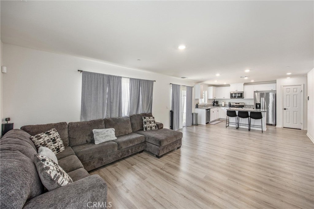 28440 Dusky Willow