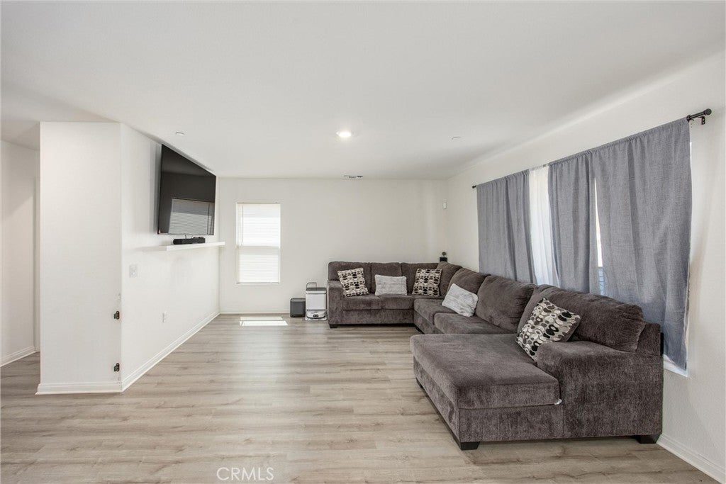 28440 Dusky Willow