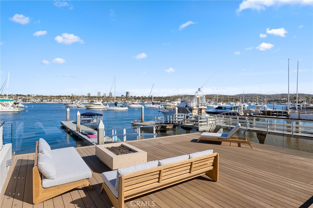 1126 E Balboa Boulevard