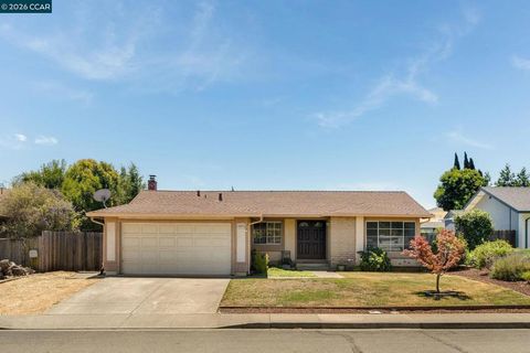 Photo of 4975 Silverado Dr DR, Fairfield, CA 94534 (MLS # 41141699)