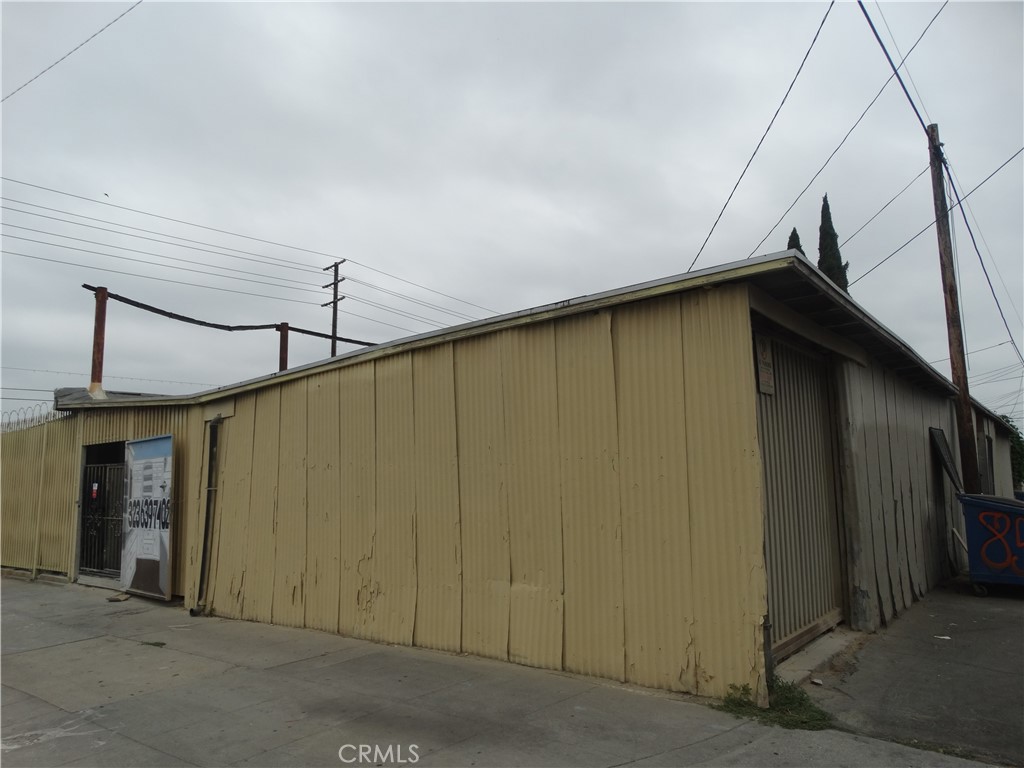 Commercial property ready to be taken over by a new owner and run their own business, or take this one.
Long-existing cabinet shop with extensive local clientele, as well as very well known and trusted among the general contractors marketplace.
Over 1700. square feet of space to operate your business, and over 7400 square feet of lot, the ability to modify this space and accommodate your particular needs for your business.
Great opportunity to own a building with exposure to the public and moving traffic.
Desirable corner lot with access to the interior from both sides.
Currently, it is owner-operated, as well as 2 tenants rent part of the space.
The property has a private office with a half bath, two separate spaces to run different departments of a business, and an open area for operation and a showroom at the front for products.
Low-cost operation for any business with some electrical upgrades.