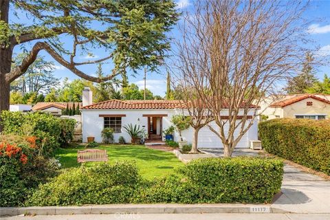 11117 Kling Street West Toluca Lake CA 91602