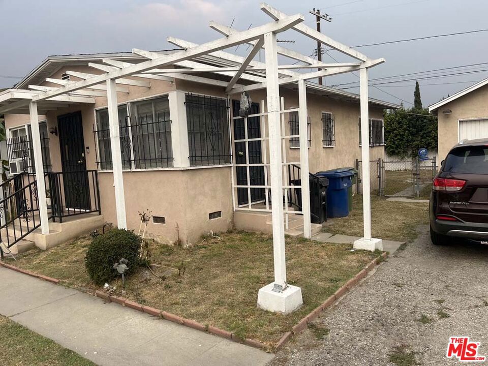 811 E 104th Street, Los Angeles CA 90002