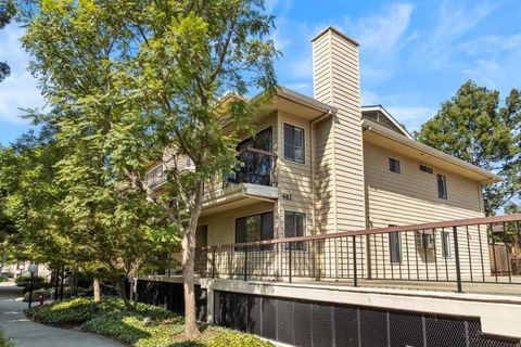 Photo of 461 Northlake Drive #25, San Jose, CA 95117 (MLS # ML82026386) Photo of 461 Northlake Drive #25, San Jose, CA 95117 (MLS # ML82026386)
