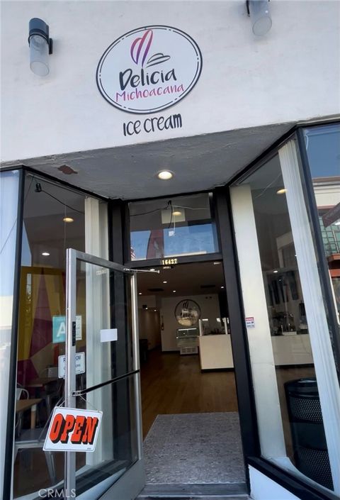 16427 Bellflower Bellflower CA 90706