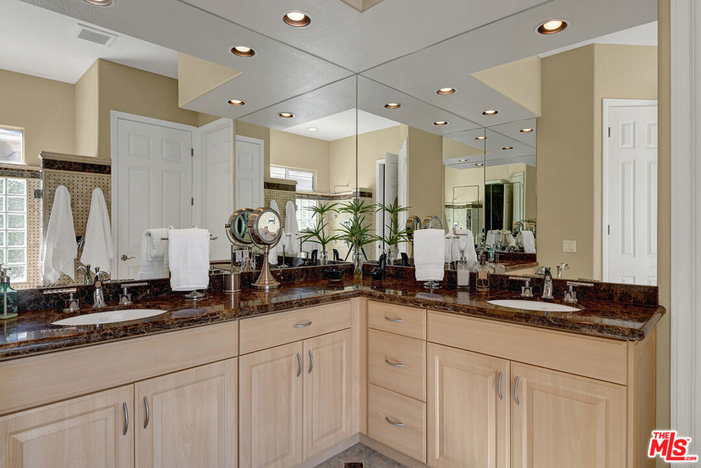 Versailles - Residential Lease