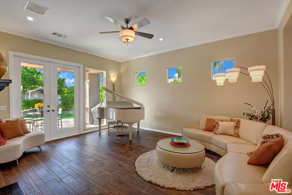 Versailles - Residential Lease