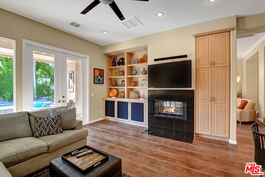 Versailles - Residential Lease