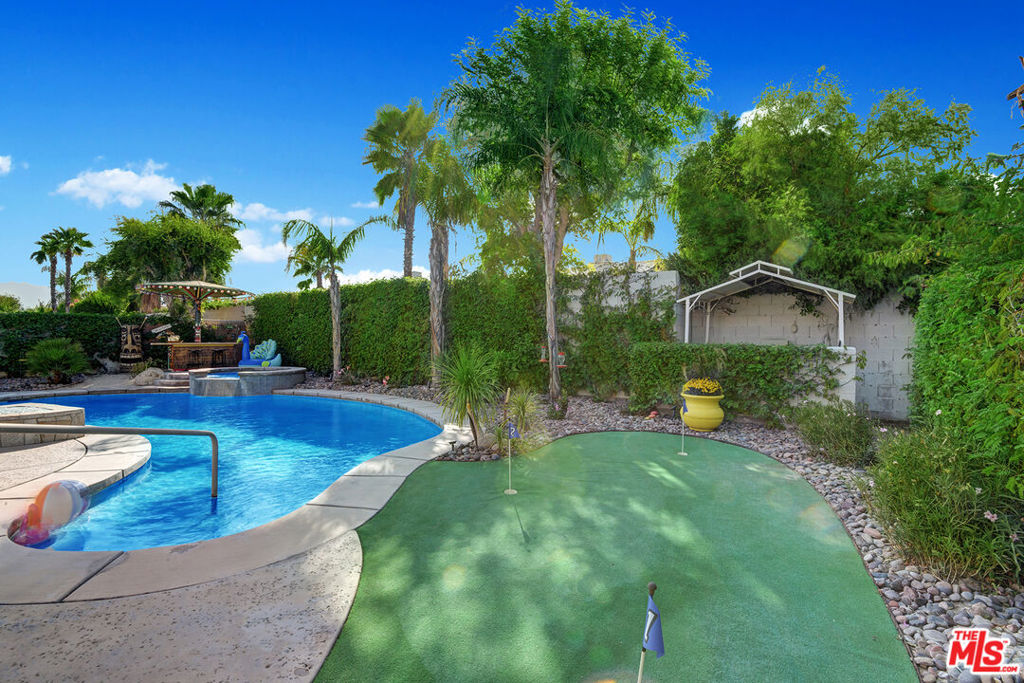 Versailles - Residential Lease