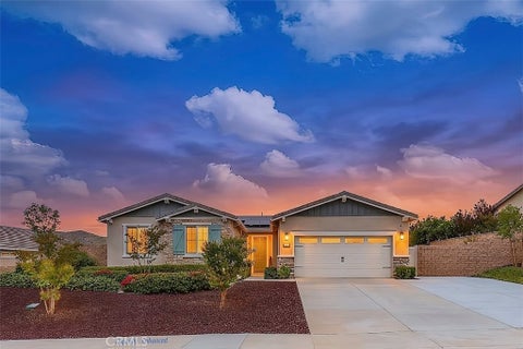Photo of 31454 Darlington Oak Drive, Winchester, CA 92596 (MLS # SW26142523)