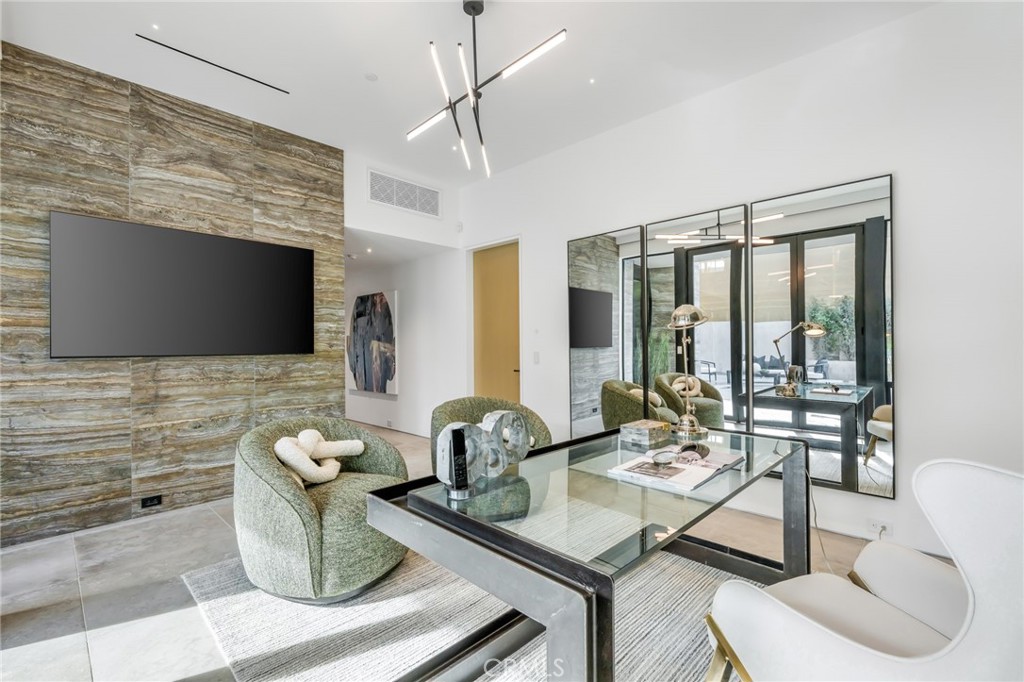 Harbor Island ""Drive"" (HIDC) - Residential