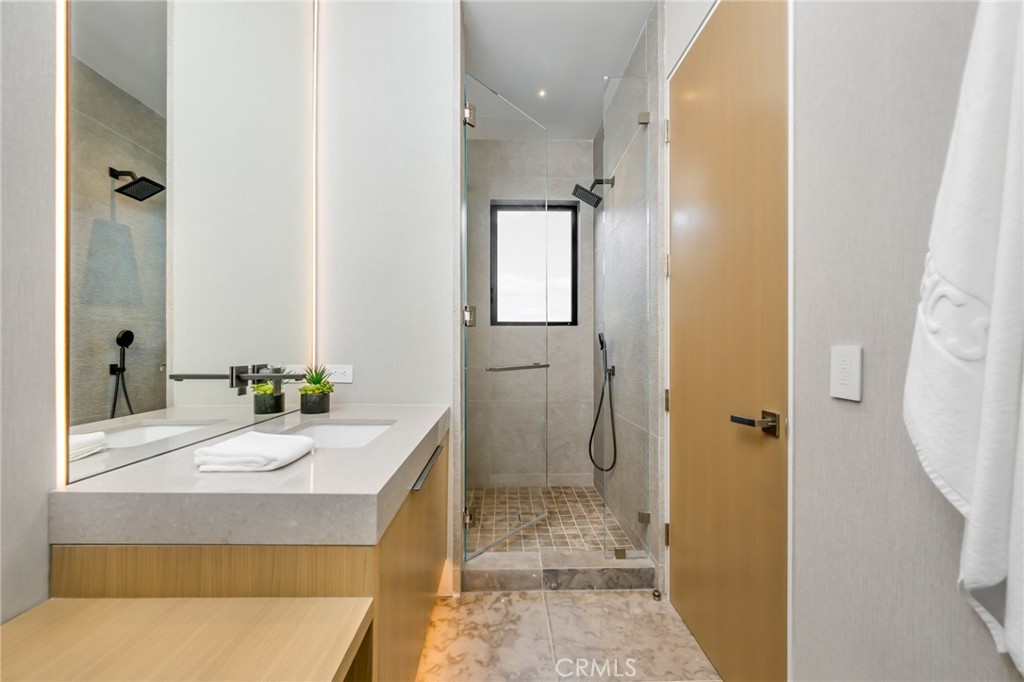 Harbor Island ""Drive"" (HIDC) - Residential