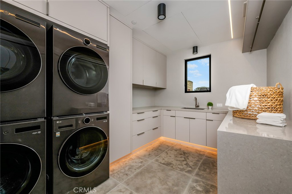 Harbor Island ""Drive"" (HIDC) - Residential