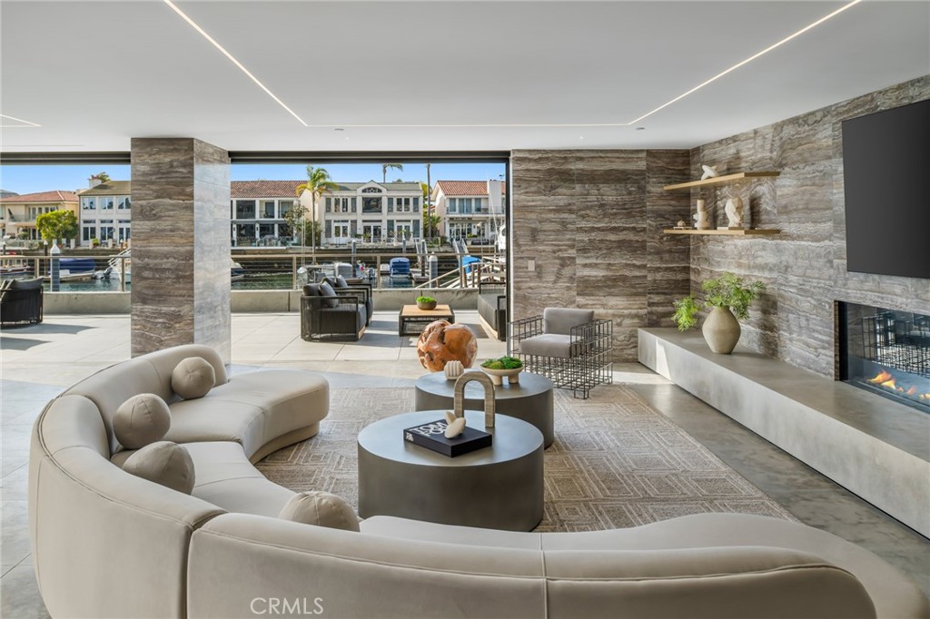 433 Harbor Island Drive