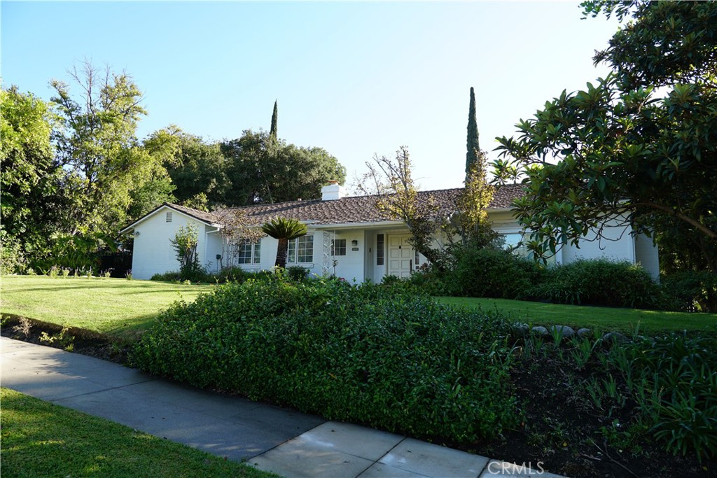 Properties 2 1200 Oakwood