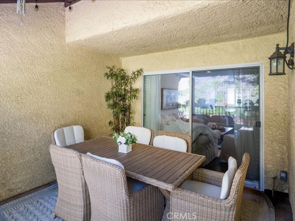 Photo of 9735 Via Roma, Burbank, CA 91504 (MLS # SR26080825)