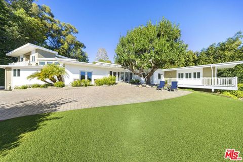 Photo of 11215 W Sunset Boulevard, Los Angeles, CA 90049 (MLS # 25623323)