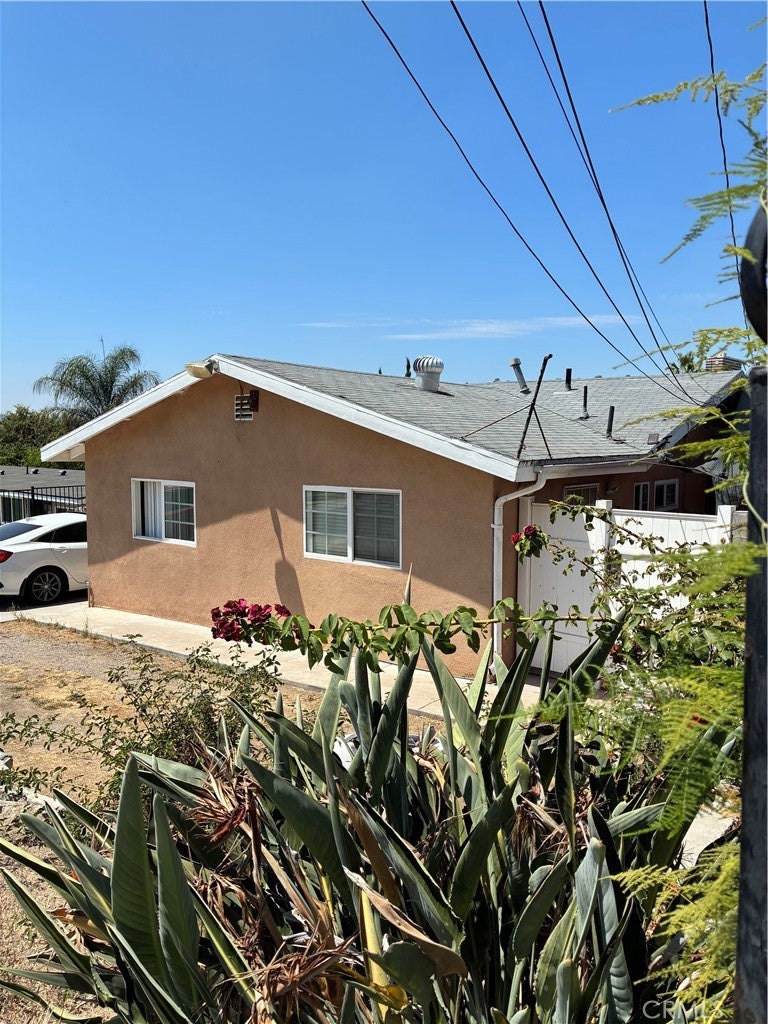 233 N Winton