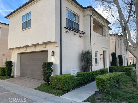 Photo of 22014 Moveo Dr, Saugus, CA 91350 (MLS # SR26042553)