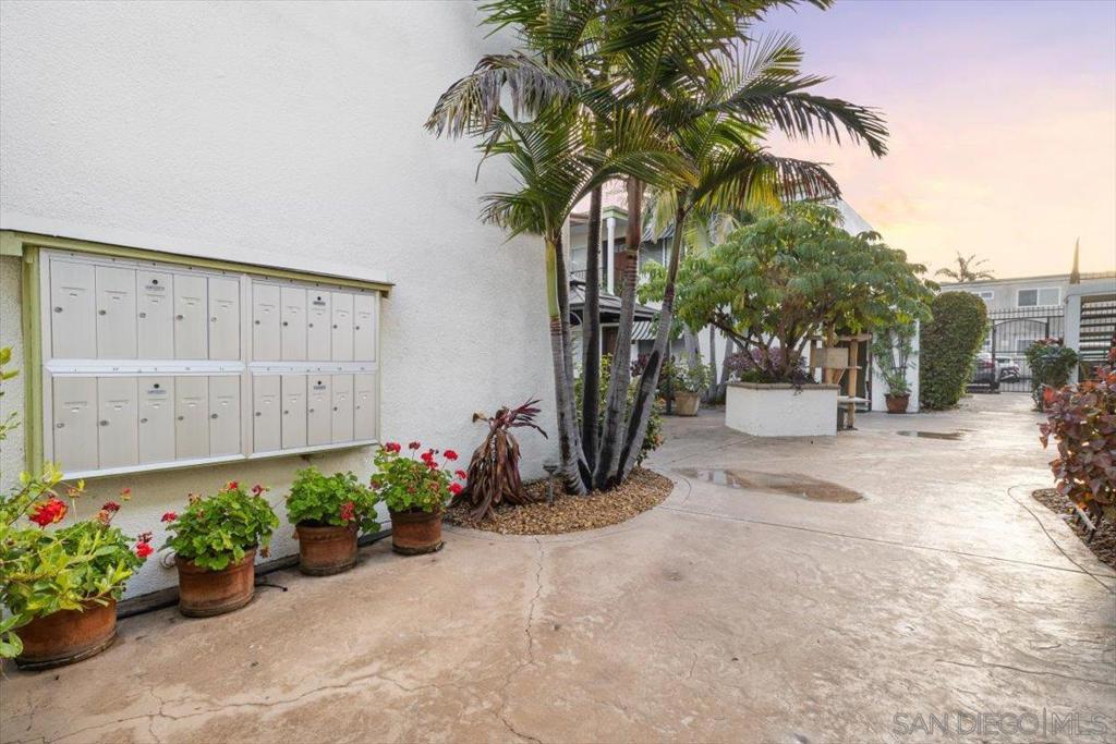 4425 50th Street 2