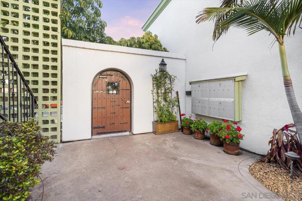 4425 50th Street 2