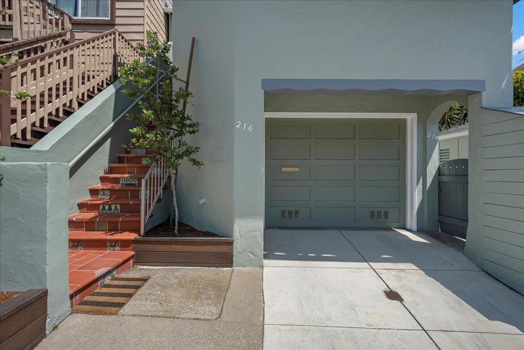 214216 Monterey Boulevard