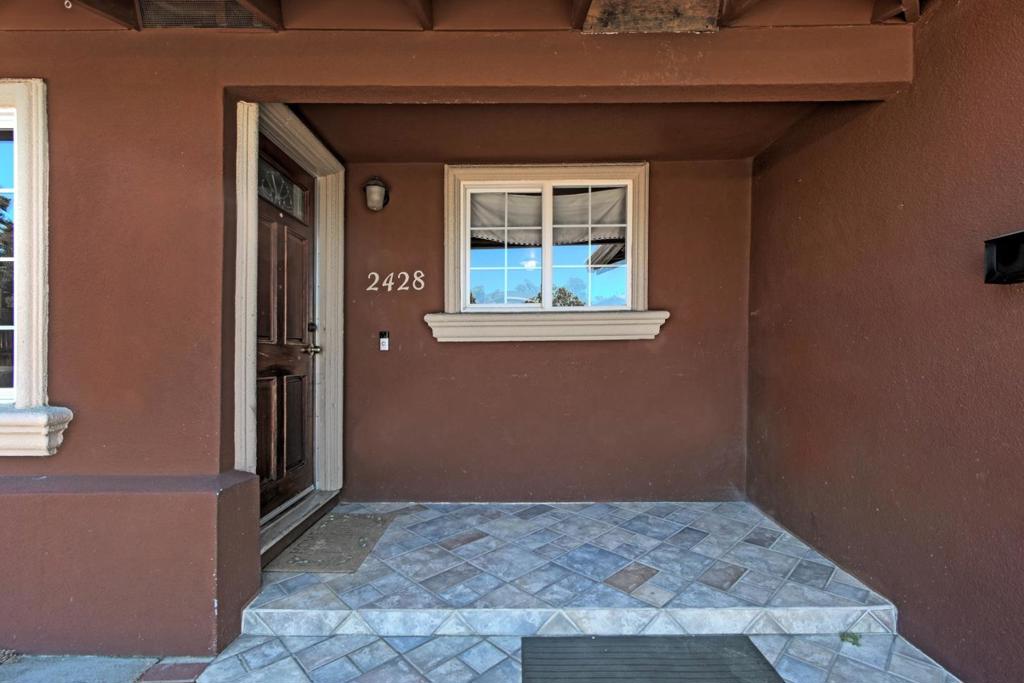 2428 Barlow Avenue