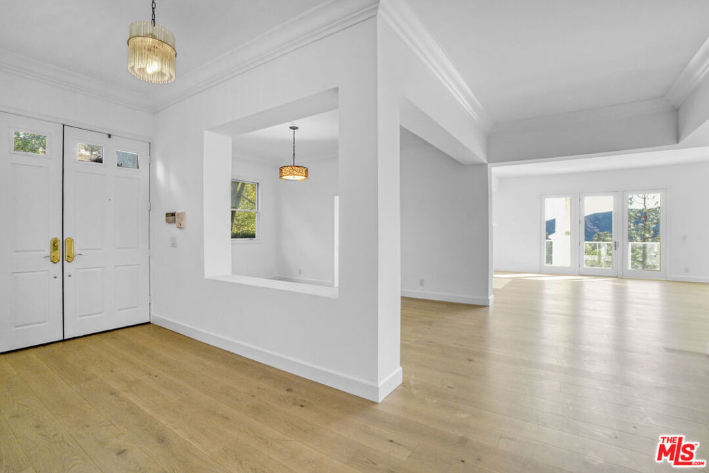 2020 Palisades Drive