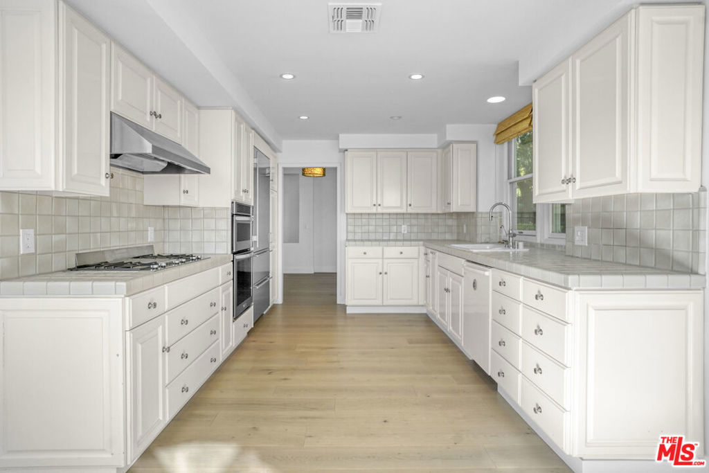 2020 Palisades Drive