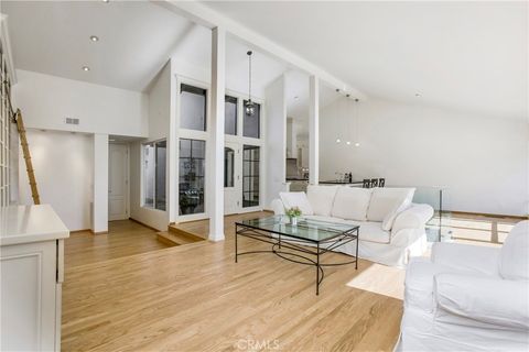 Photo of 14 Vista, Irvine, CA 92612 (MLS # OC25264315)