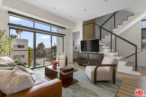 Photo of 1318 1/2 N Vista Street, Los Angeles, CA 90046 (MLS # 26650771)