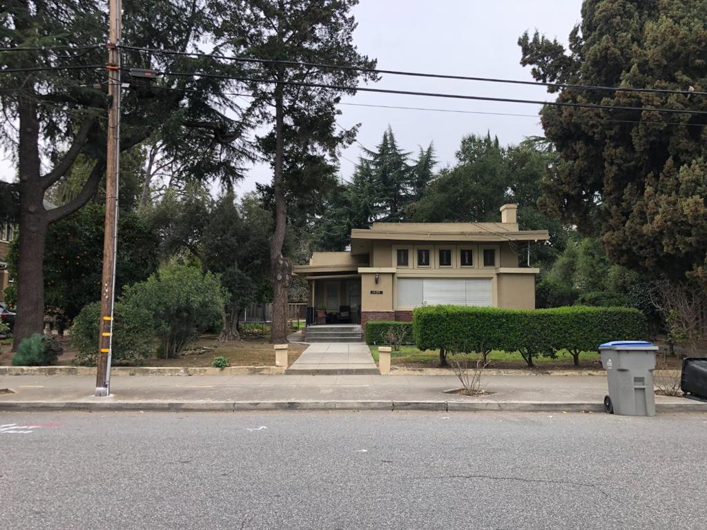 1439 Newport Avenue