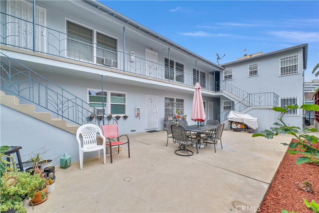 122 Elm Avenue 9