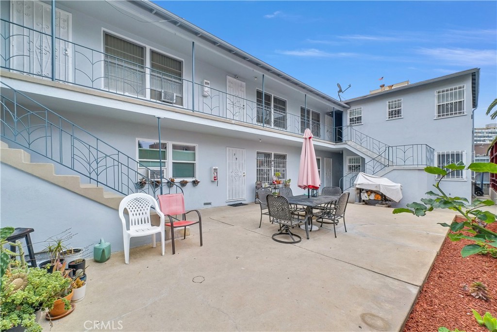 122 Elm Avenue 9