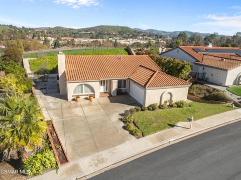 Photo of 675 Whispering Oaks Place, Newbury Park, CA 91320 (MLS # 226000375)