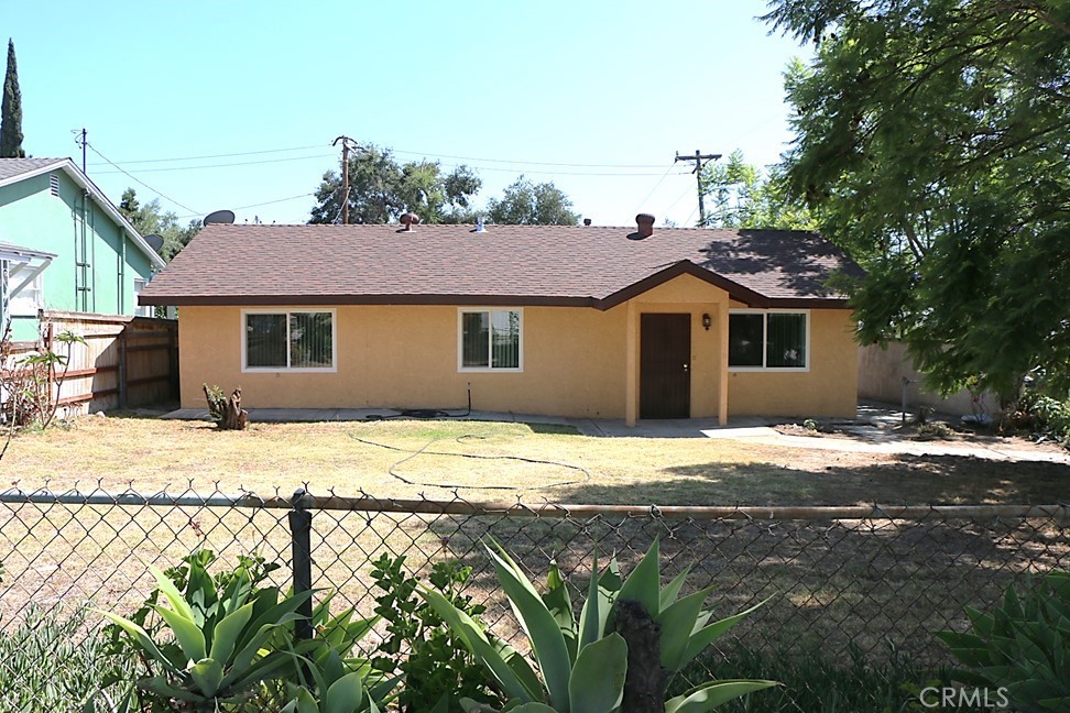 Beautiful single story, 3-bedroom home with spacious fenced-front-yard. Upgraded with new central air/heat, dual-pane windows & sliding door, attic insulation, blinds, interior paint, ceiling lighting & fans, bedrooms' flooring & closet doors. Remodeled bathroom. One carport parking. Utilities and landscaping are shared with owner next door. Near JPL and conveniently located near Rose Bowl, 210 Fwy, La Cañada and trails.