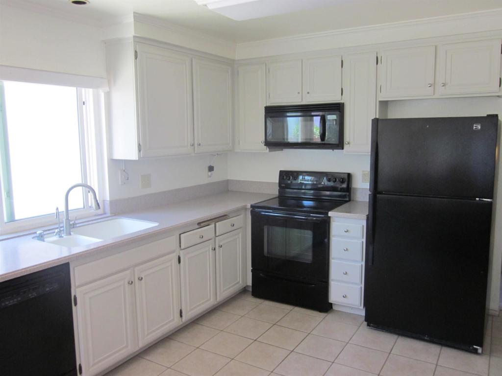 10706 Esmeraldas Dr