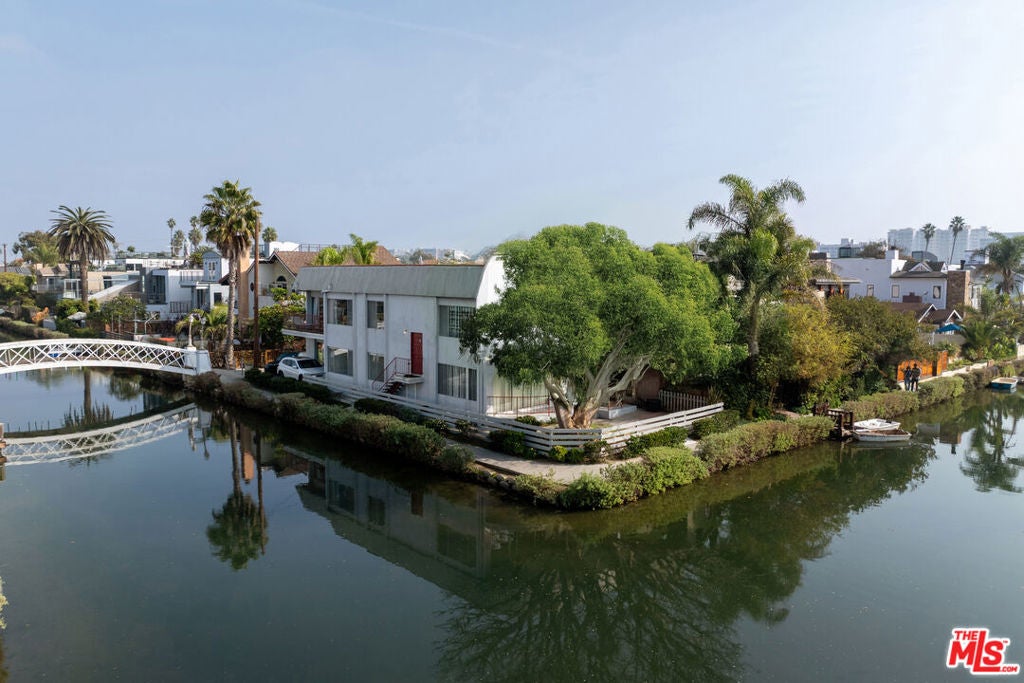 2300 Grand Canal Ct