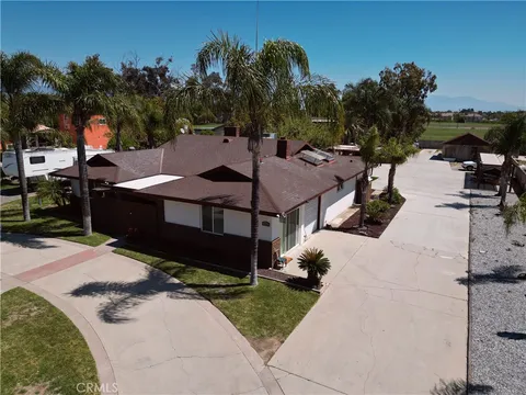 10881 Oleander Avenue, Fontana, CA 92337 - MLS#: PW25007284