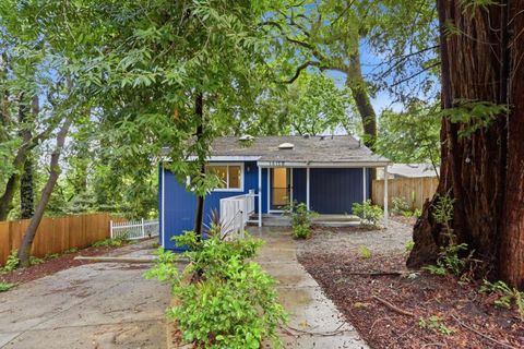 Photo of 18115 La Verne Drive, Los Gatos, CA 95033 (MLS # ML82044756)