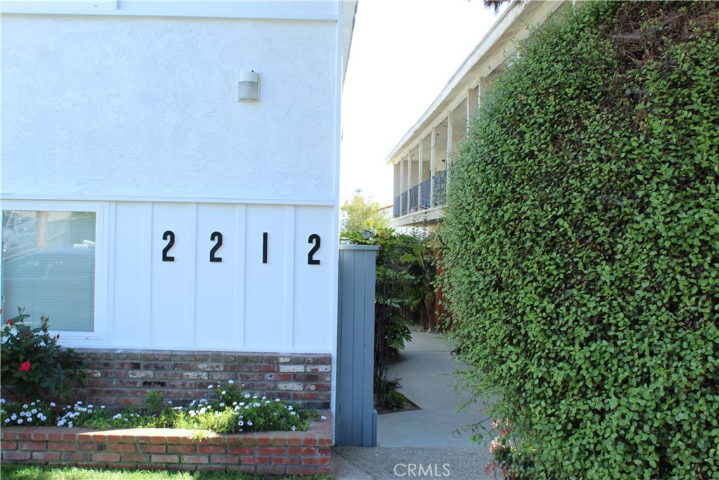 2212 Clark Lane