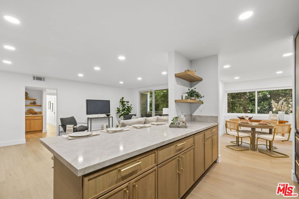 Photo of 1025 N Kings Road #113, West Hollywood, CA 90069 (MLS # 25611307)