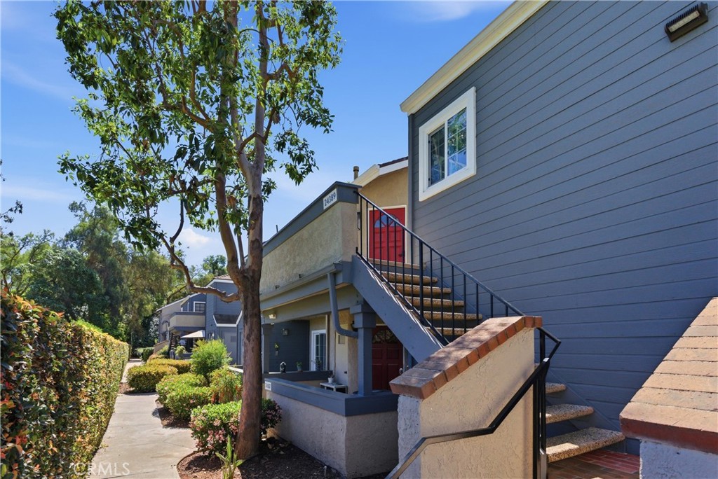 24389 Avenida De Los Ninos 54