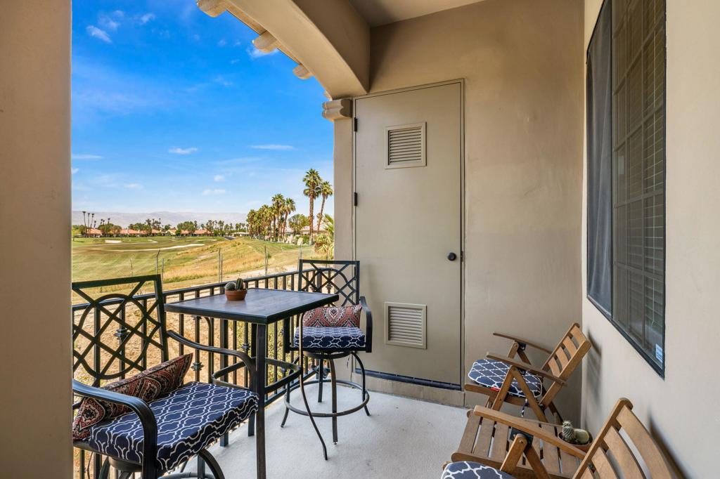 50610 Santa Rosa Plaza 7