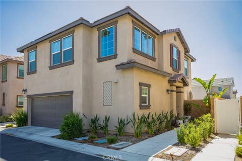 Photo of 2467 Gunner Ridge Way, Rialto, CA 92377 (MLS # CV26128228)